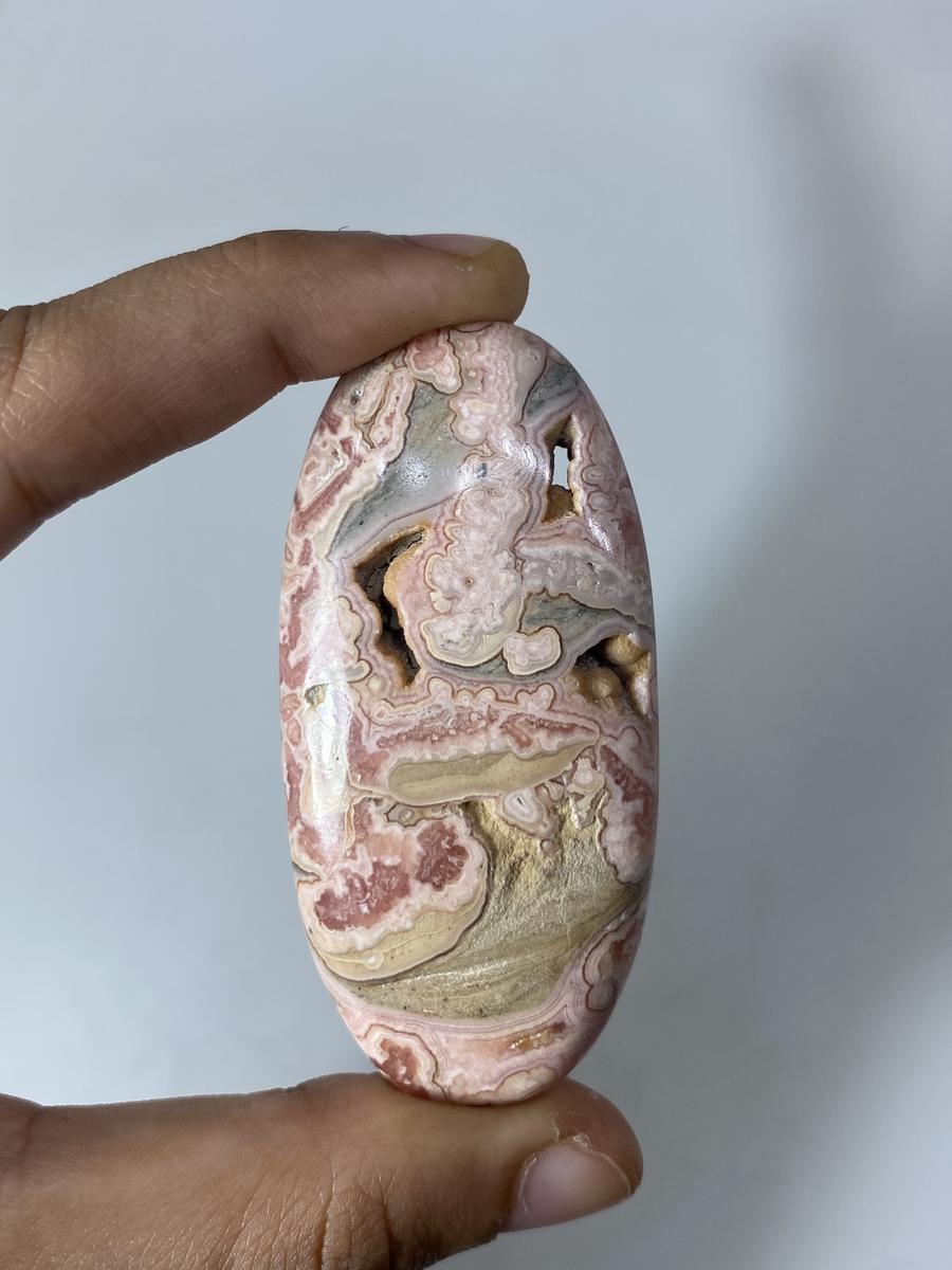 Rhodochrosite Palmstone (1kg)