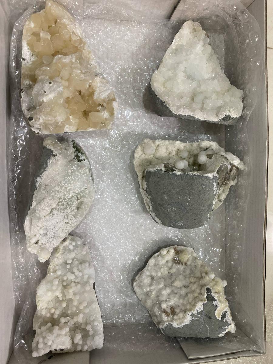 Gyrolite Mineral - 1.785 kg 6 pcs