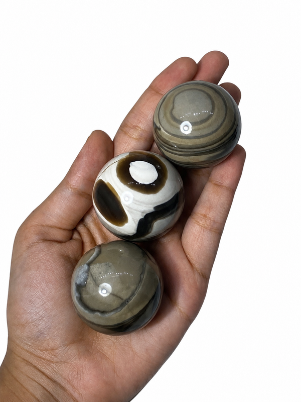 Flint Spheres (1kg)