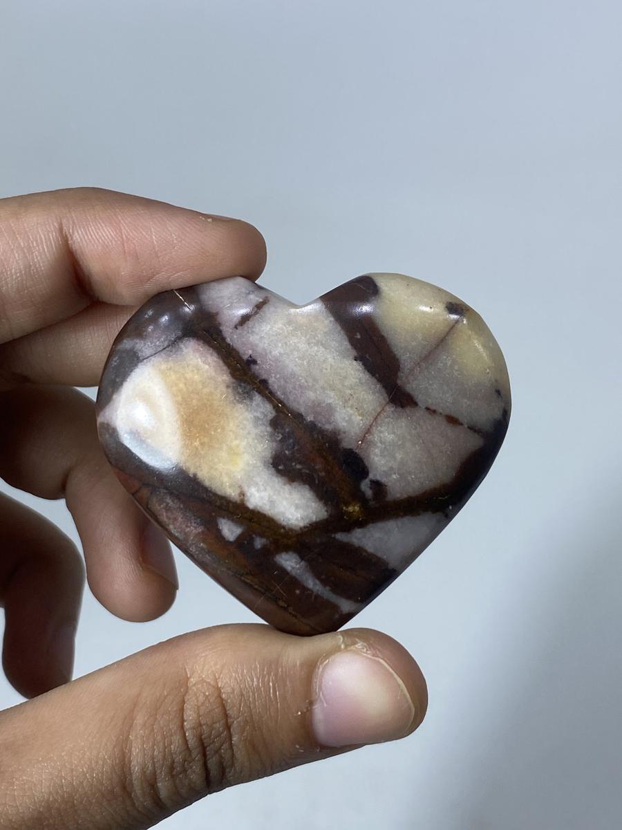 Outback Jasper Hearts (1kg)
